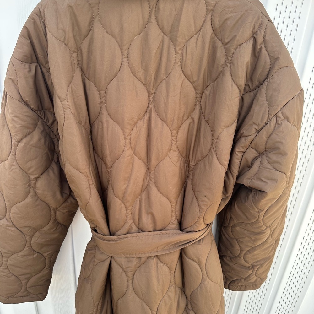 PrettyLittleThing Brown Quilted Robe - Picture 4 of 9